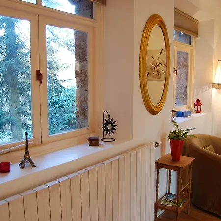 Dans Un Domaine Historique